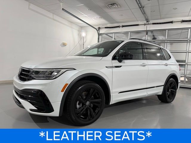 2023 Volkswagen Tiguan SE R-Line Black photo 7