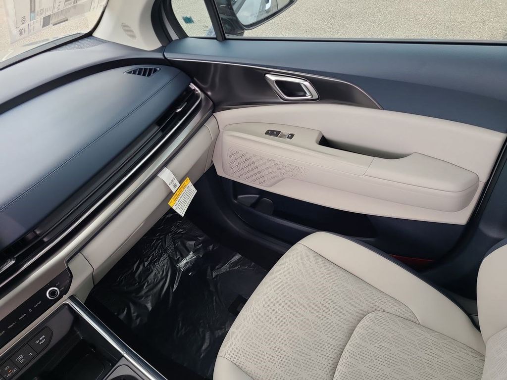 2026 Kia Carnival SX Prestige photo 16