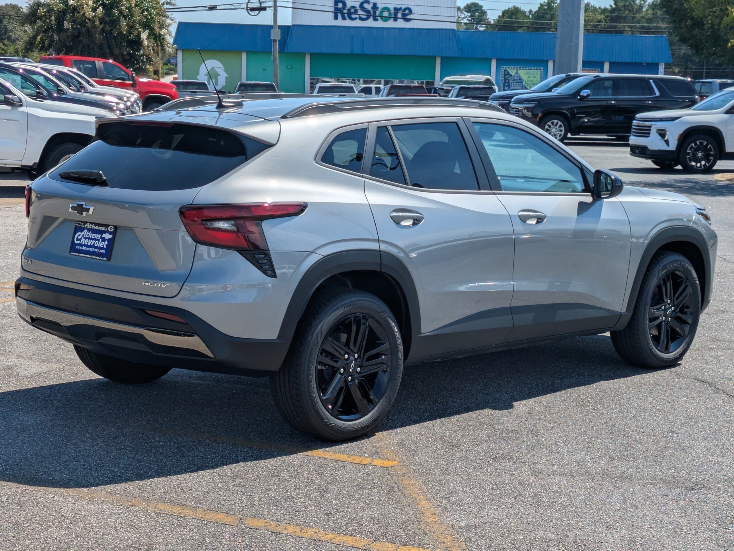 2025 Chevrolet Trax ACTIV photo 2