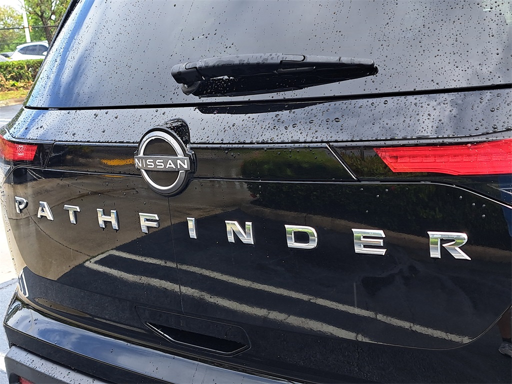 2022 Nissan Pathfinder S photo 9