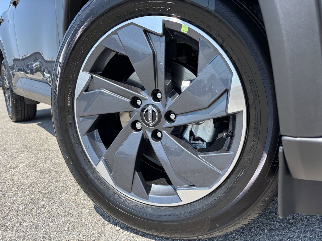 2026 Nissan Rogue SV photo 4