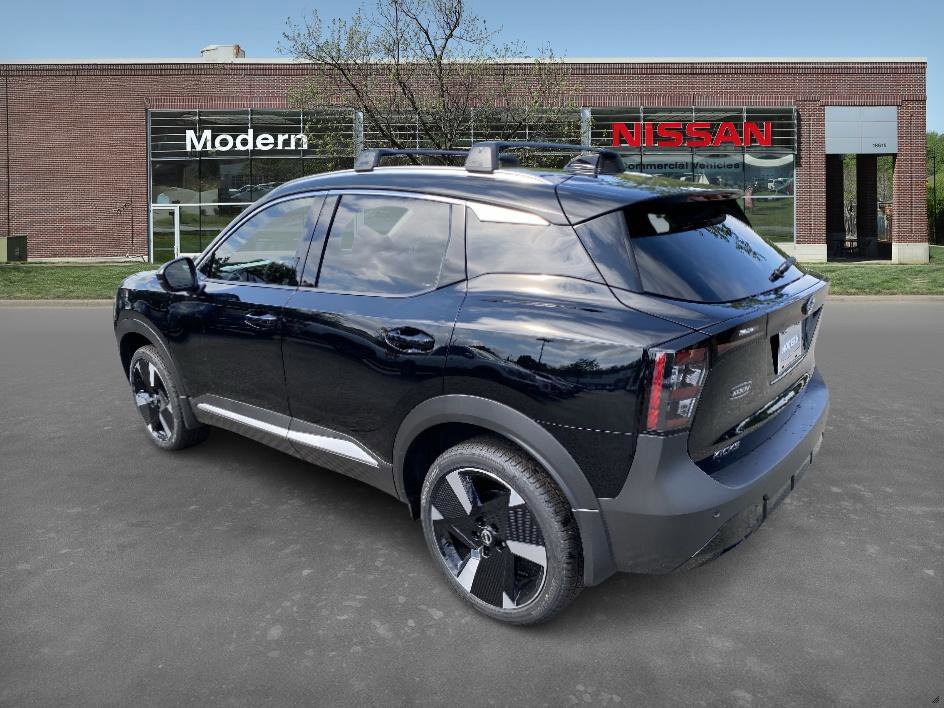 2025 Nissan Kicks SR photo 2