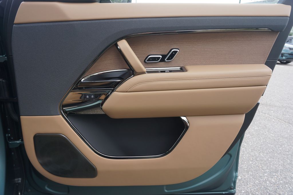 2025 Land Rover Range Rover Sport photo 20