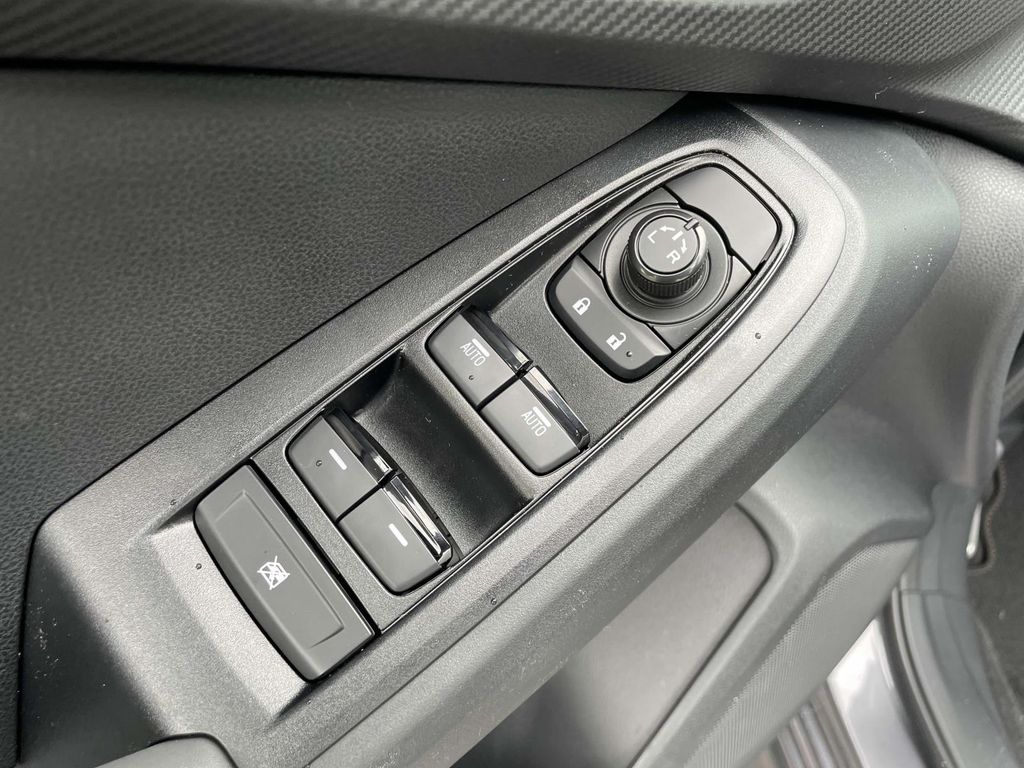 2025 Subaru Crosstrek Sport photo 2