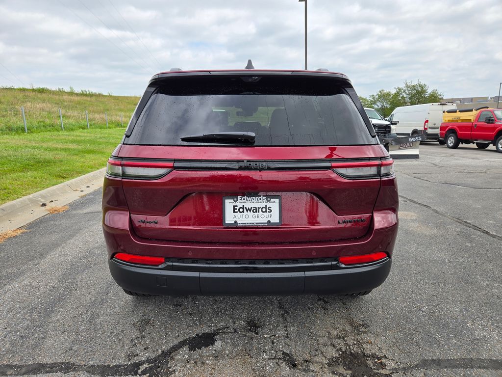 2025 Jeep Grand Cherokee Limited photo 4