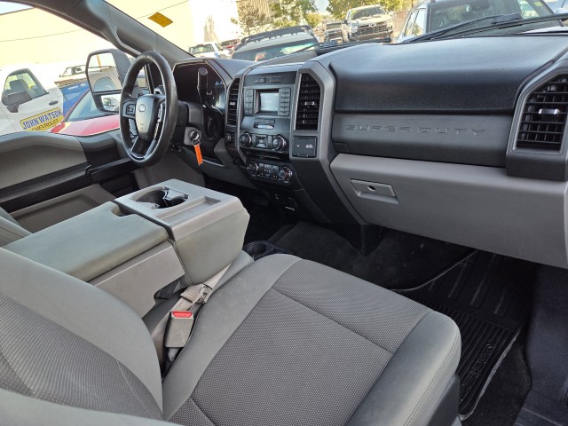 2017 Ford F-350 Platinum photo 38
