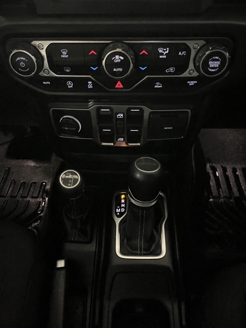 2021 Jeep Gladiator Overland photo 11