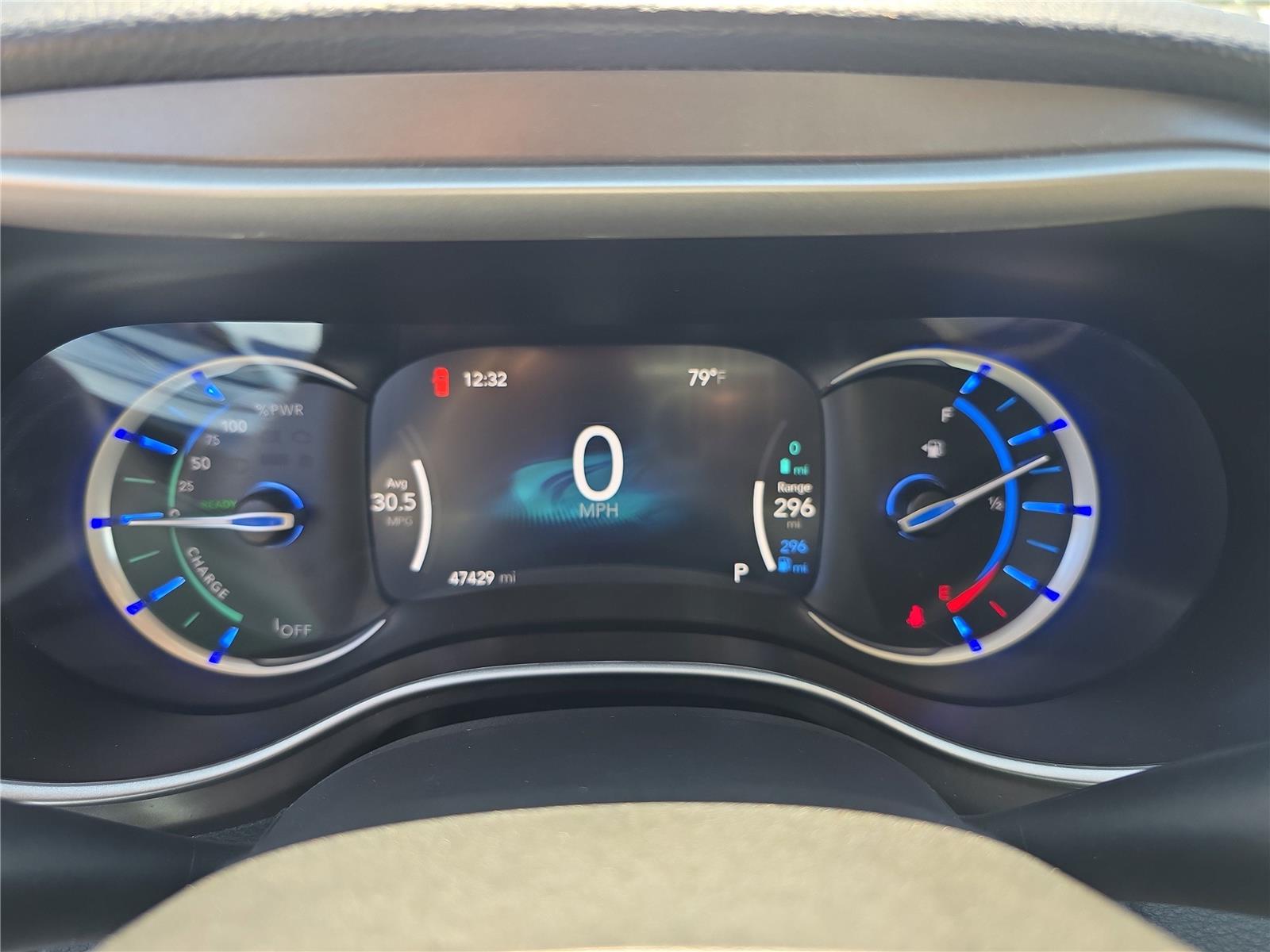 2024 Chrysler Pacifica Hybrid photo 15