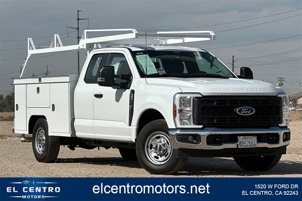 2025 Ford F-250 Super Duty XL's photo