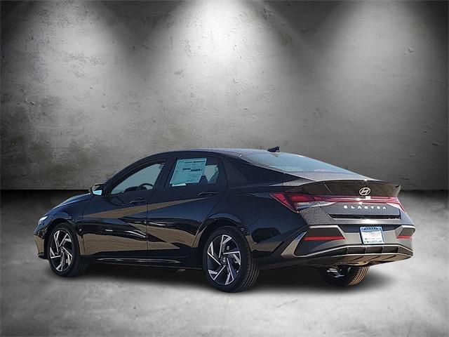 2025 Hyundai Elantra SEL Sport photo 2
