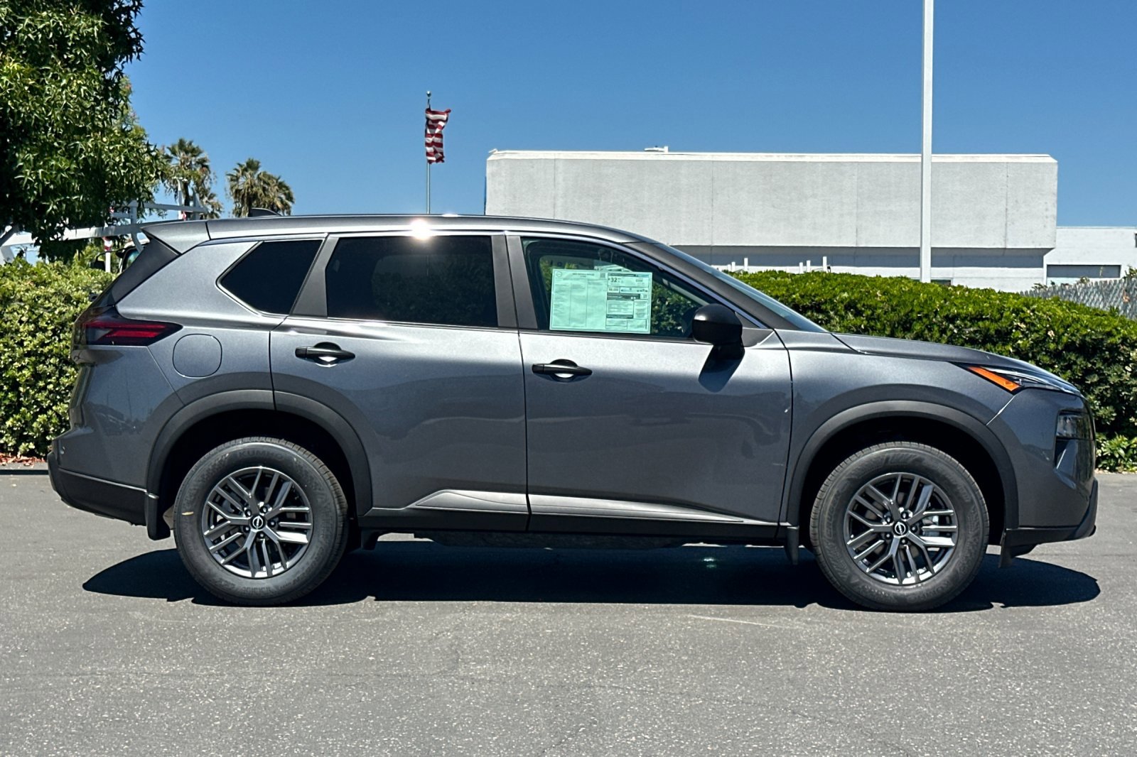 2026 Nissan Rogue S photo 2