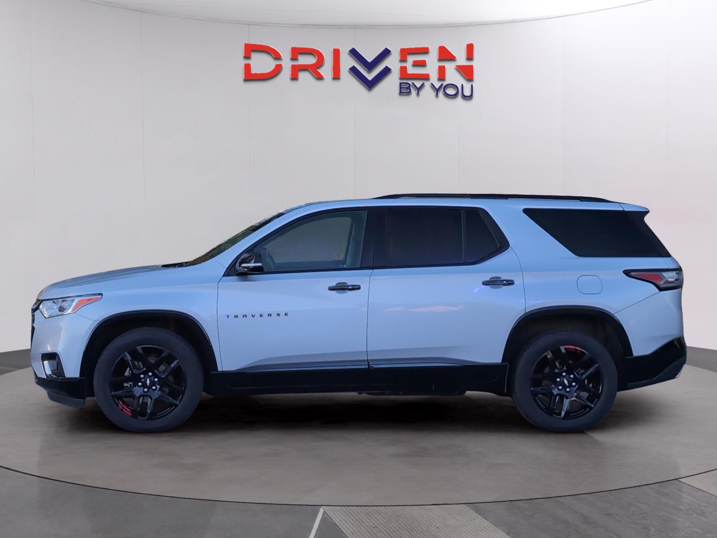 2018 Chevrolet Traverse Premier photo 2