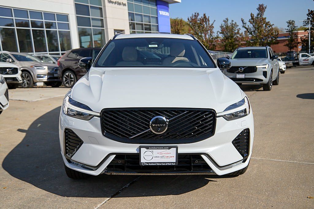 2026 VOLVO XC60 - Image 4