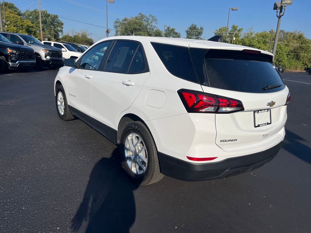 2022 Chevrolet Equinox LS photo 3
