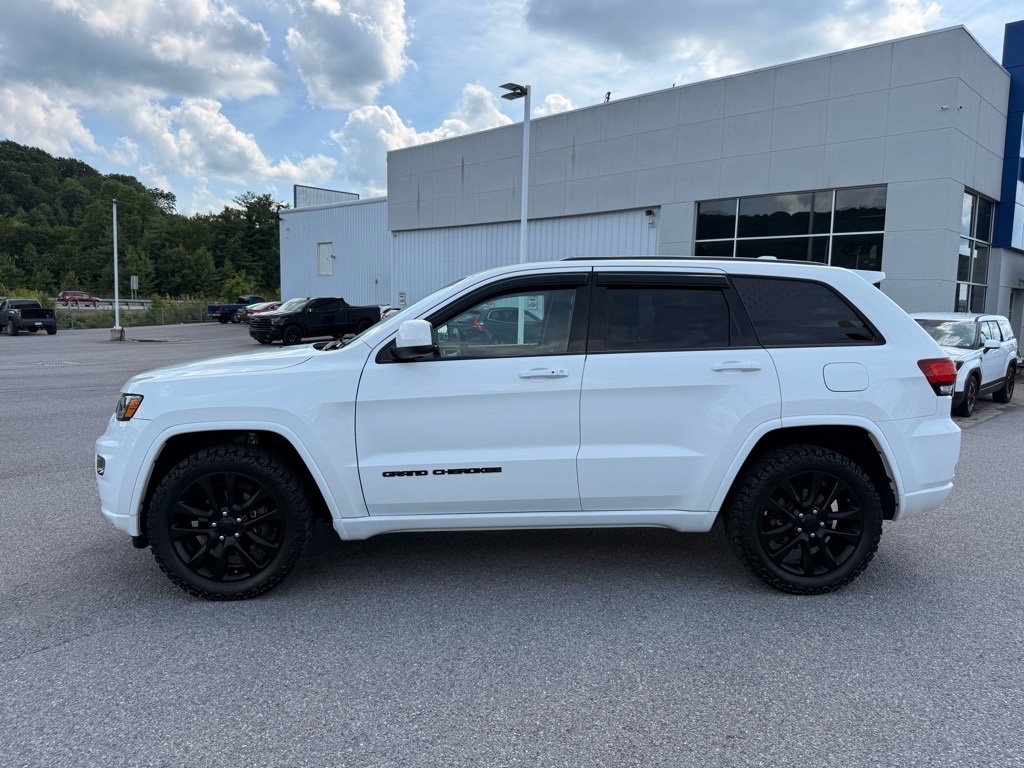 2020 Jeep Grand Cherokee Altitude photo 3