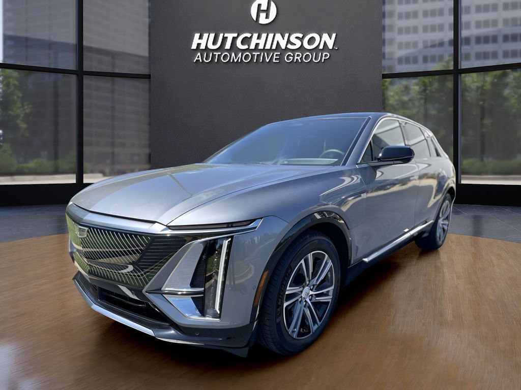 2023 Cadillac Lyriq Luxury photo 2