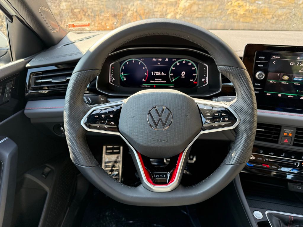 2025 Volkswagen Jetta GLI 2.0T Autobahn photo 17