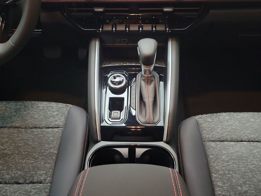 2025 Chevrolet Colorado Z71 photo 12
