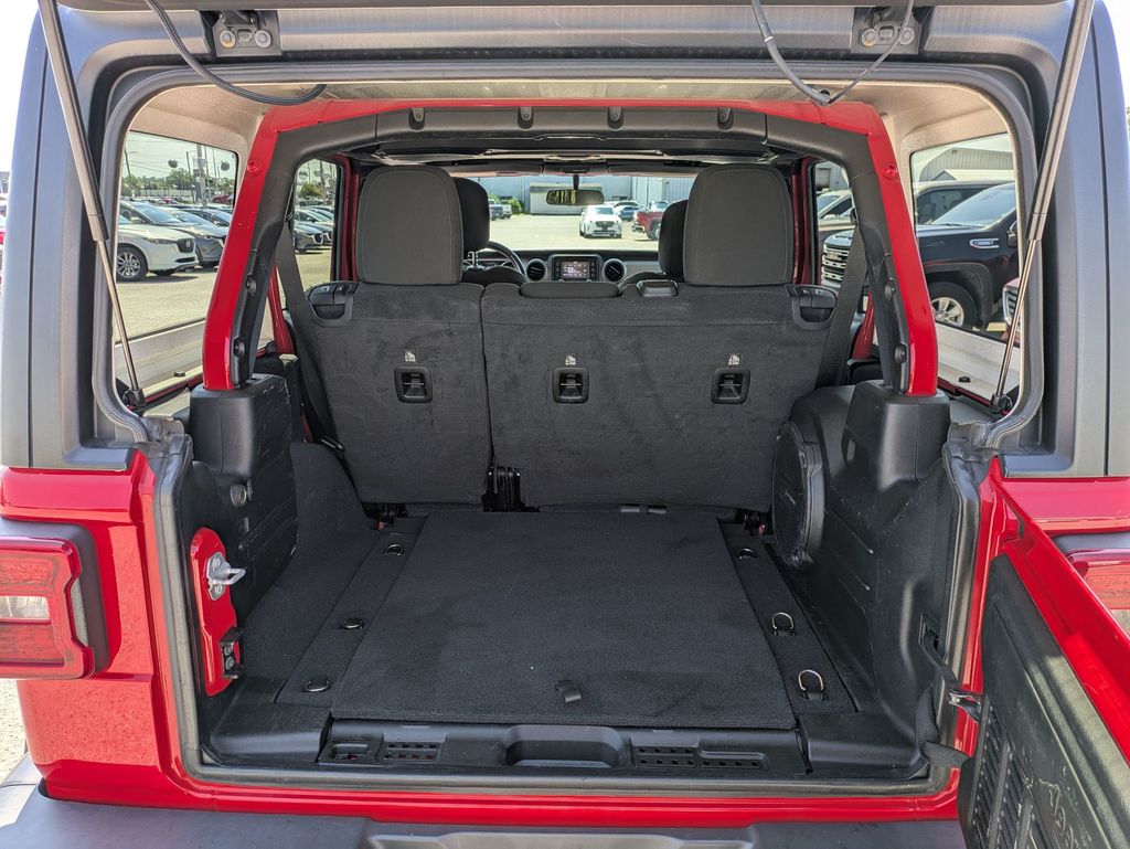 2020 Jeep Wrangler Unlimited Willys photo 21