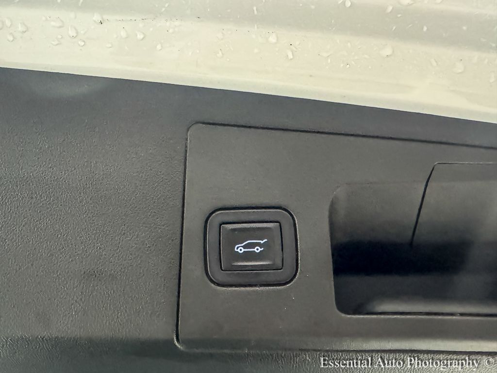 2017 CADILLAC XT5 - Image 25