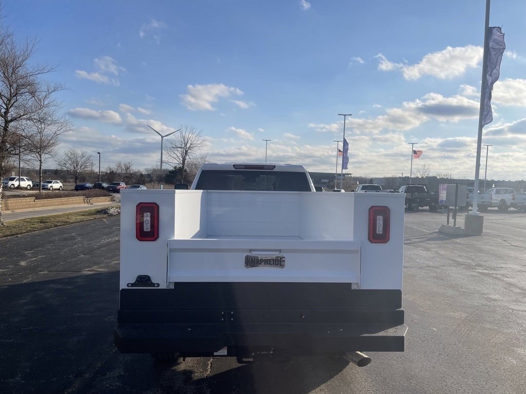 2024 Chevrolet Silverado 2500HD photo 3