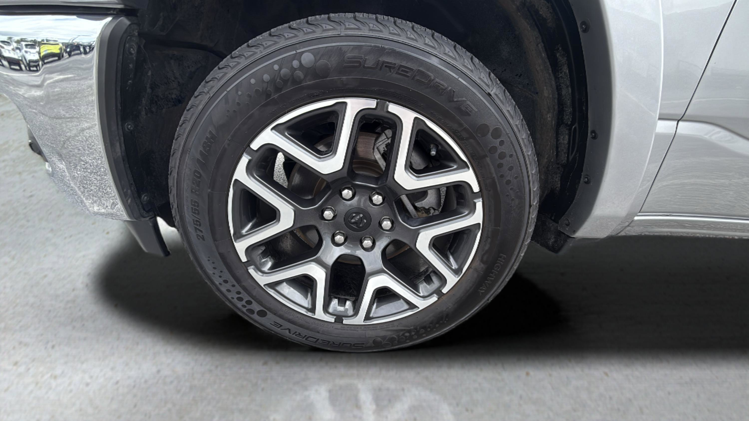 2025 Ram 1500 Laramie photo 3