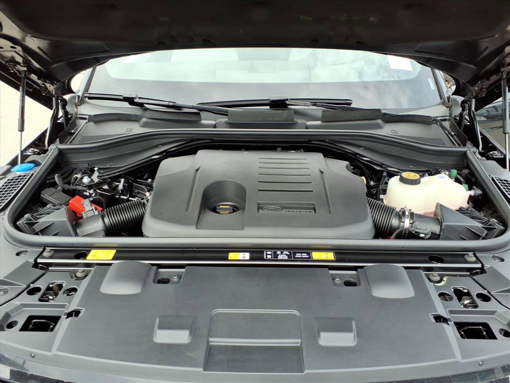 2025 Land Rover Range Rover Sport SE photo 8
