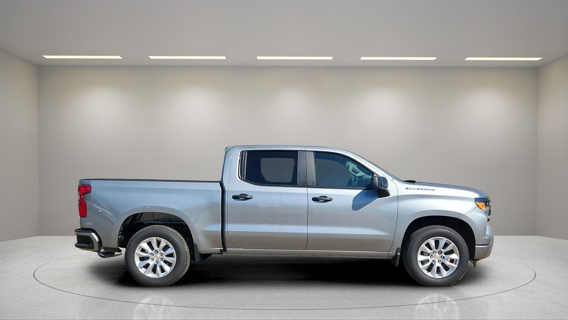 2026 Chevrolet Silverado 1500 Custom photo 2