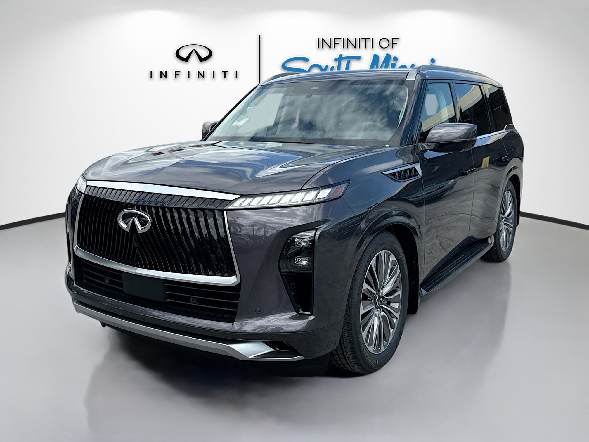 2026 Infiniti QX80 Luxe photo 3