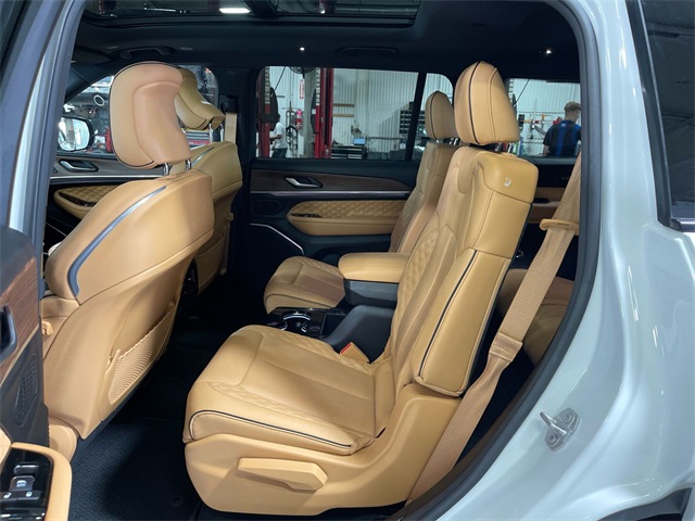 2022 Jeep Grand Cherokee L Summit photo 21