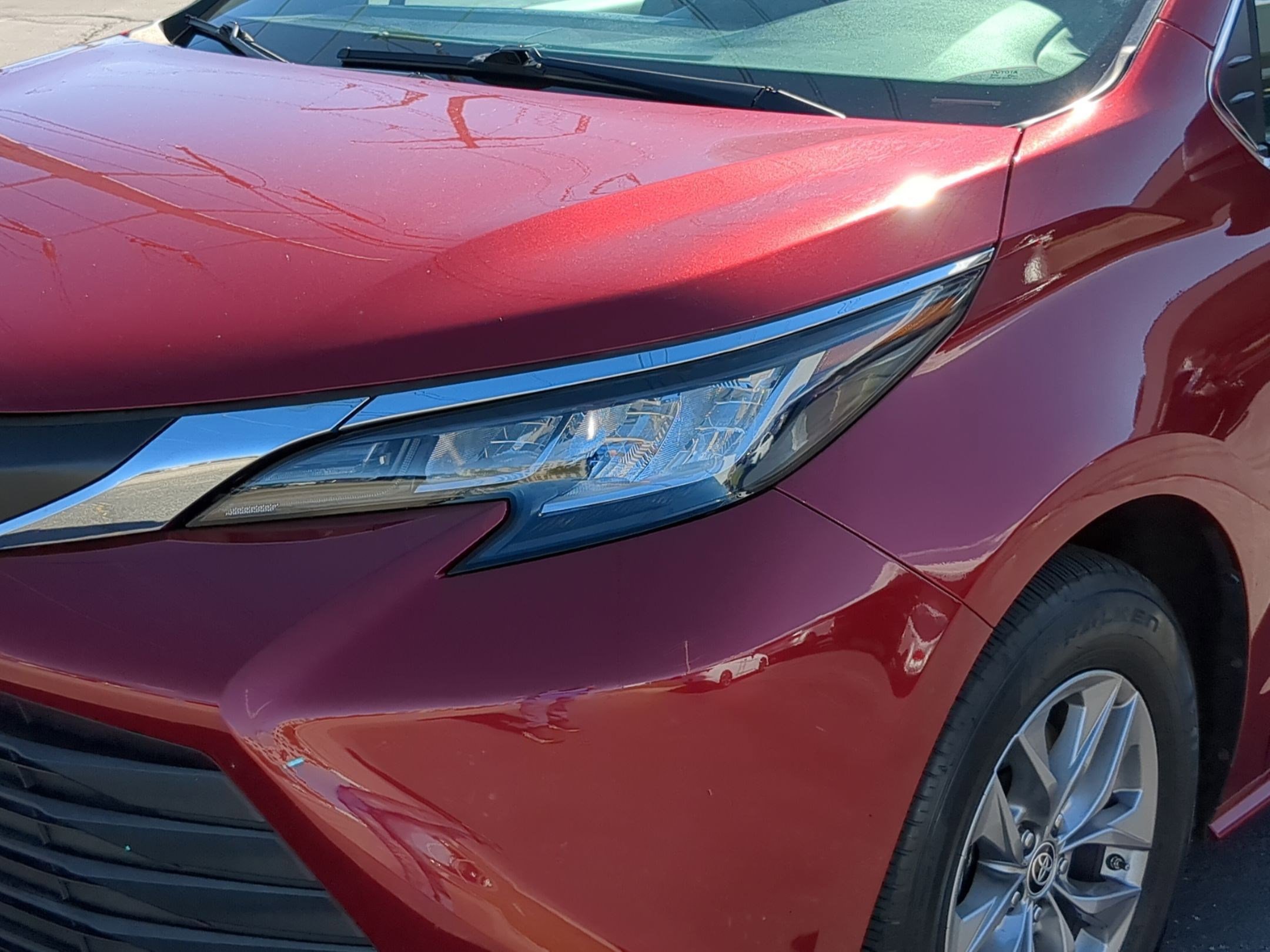 2023 Toyota Sienna XLE photo 10
