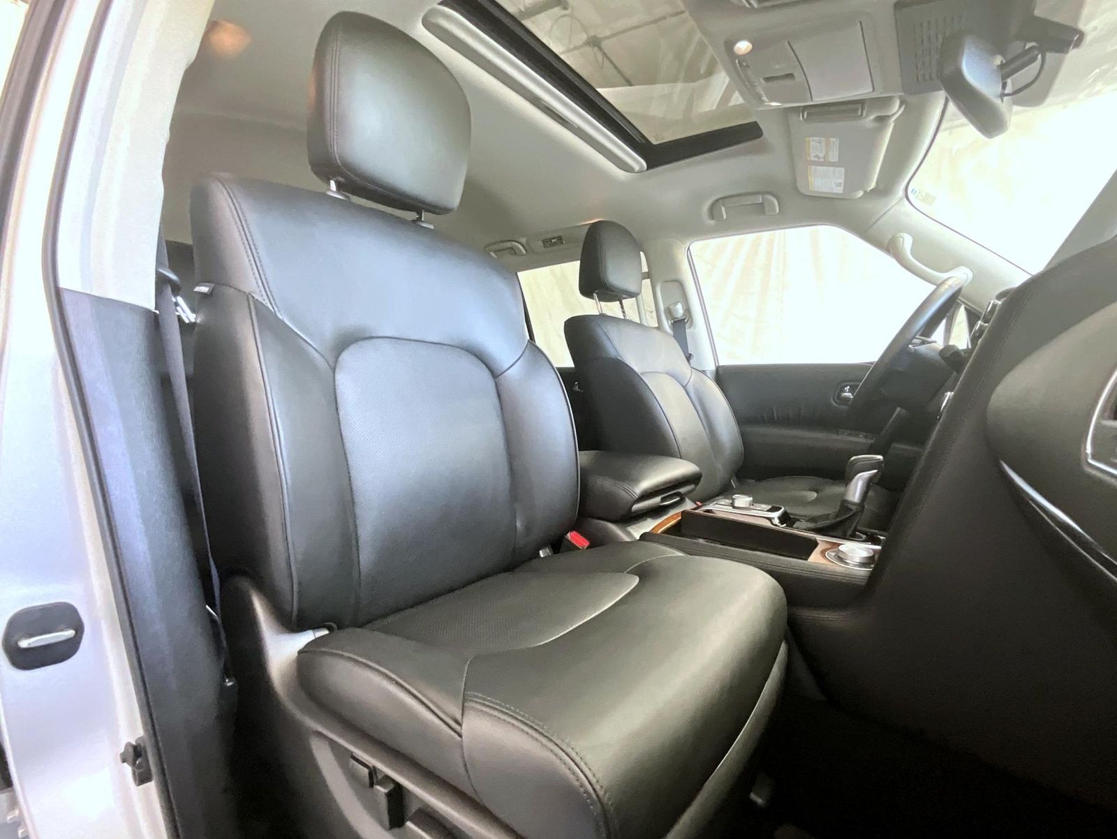2024 Nissan Armada SL photo 14