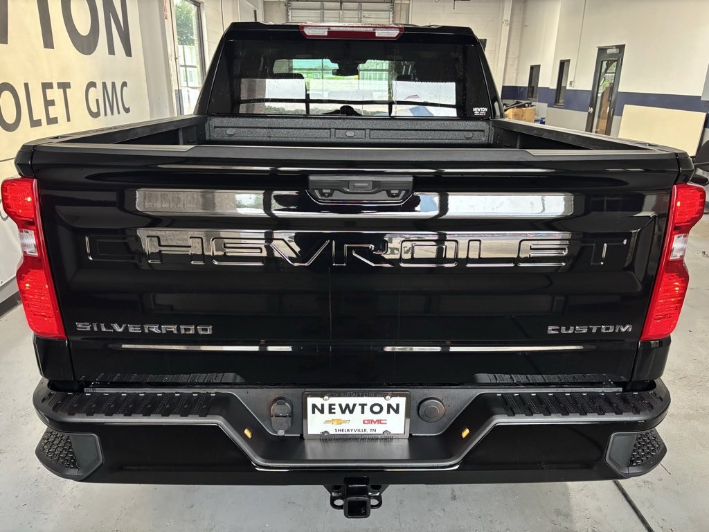 2025 Chevrolet Silverado 1500 Custom photo 24
