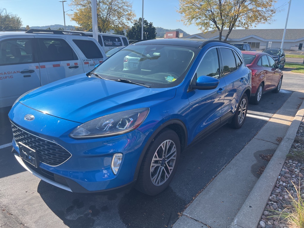 2020 Ford Escape SEL photo 3