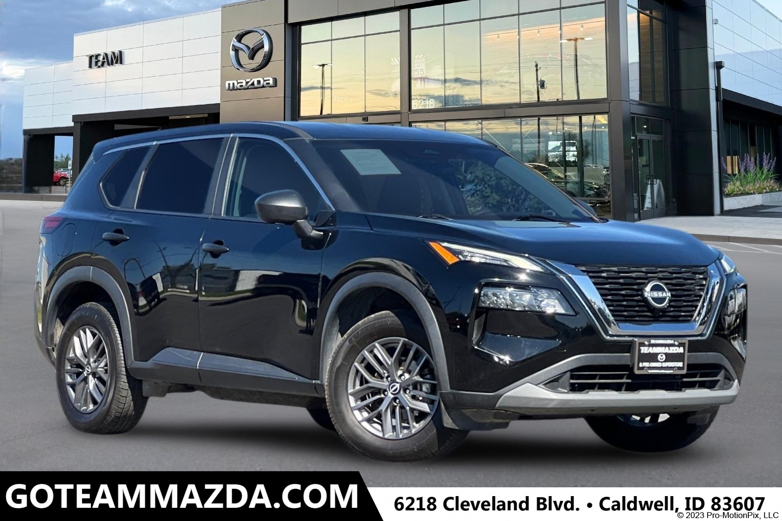 2023 Nissan Rogue S's photo