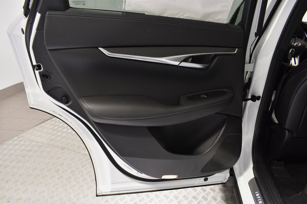 2025 Infiniti QX50 Luxe AWD photo 27