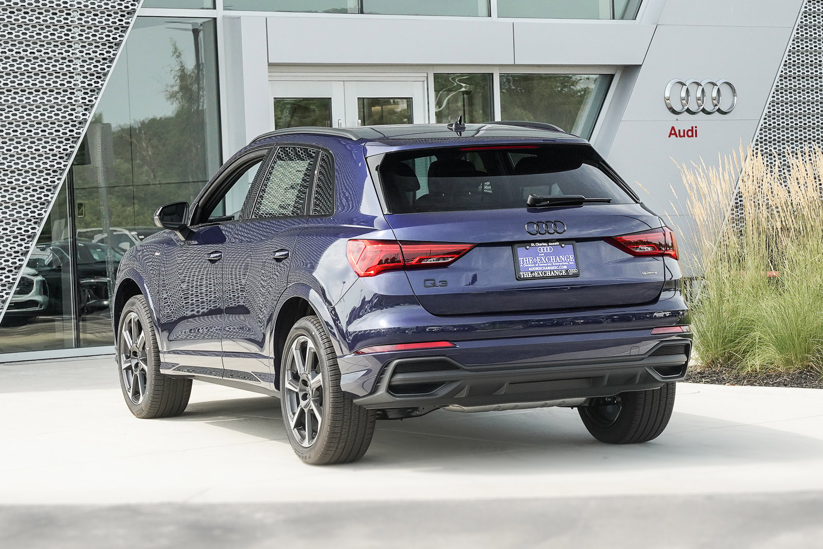 2025 Audi Q3 S line Premium Plus photo 2