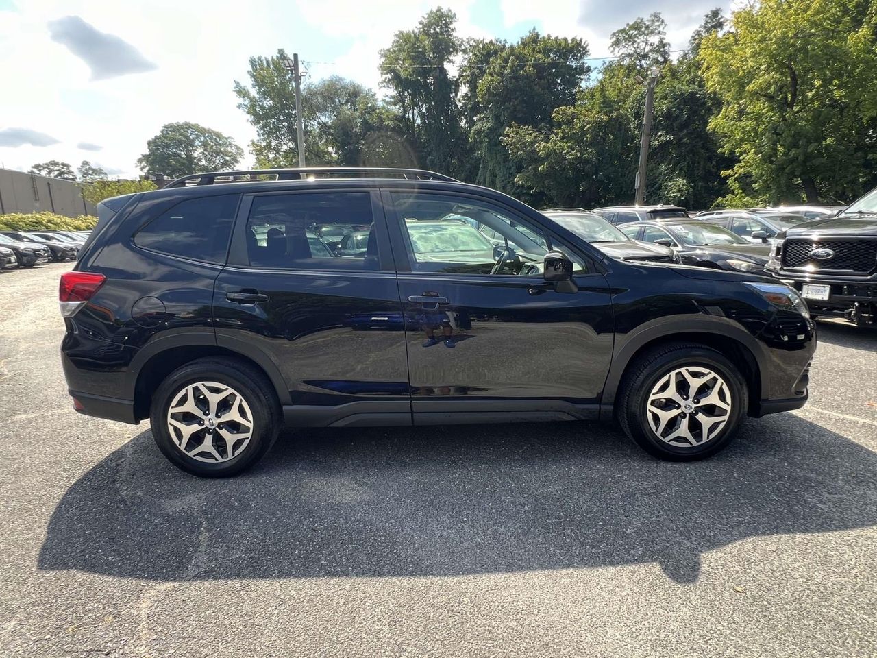 2022 Subaru Forester Premium photo 2