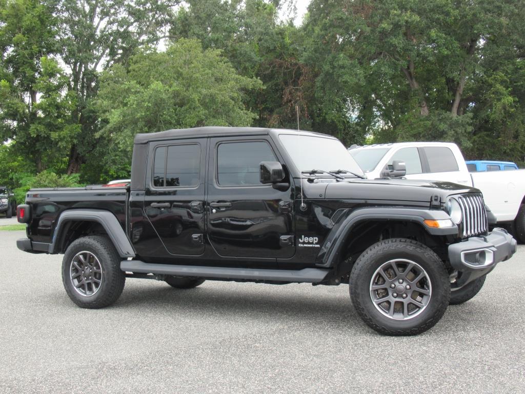 2020 Jeep Gladiator Overland photo 2