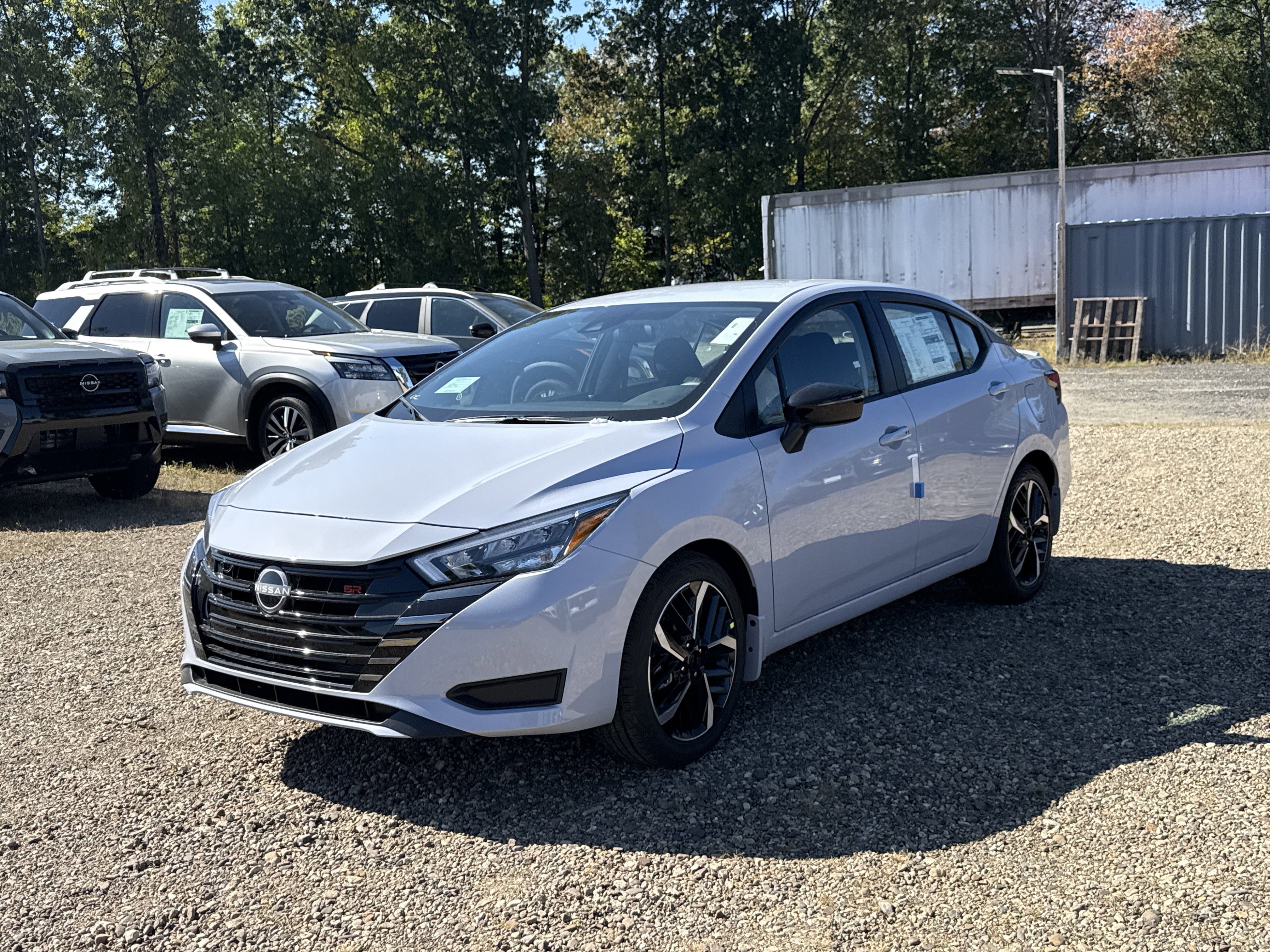 2025 Nissan Versa Sedan SR's photo