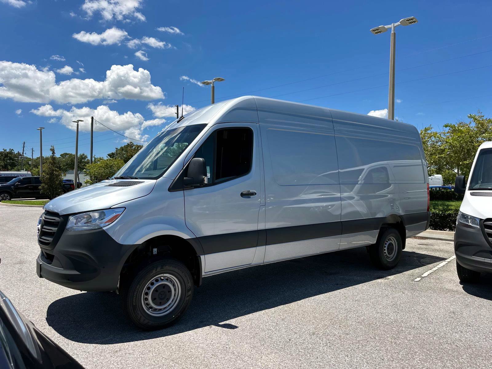 2025 Mercedes-Benz Sprinter Cargo Van Base's photo