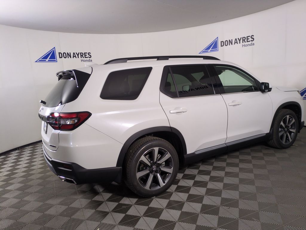 2025 Honda Pilot Touring photo 5