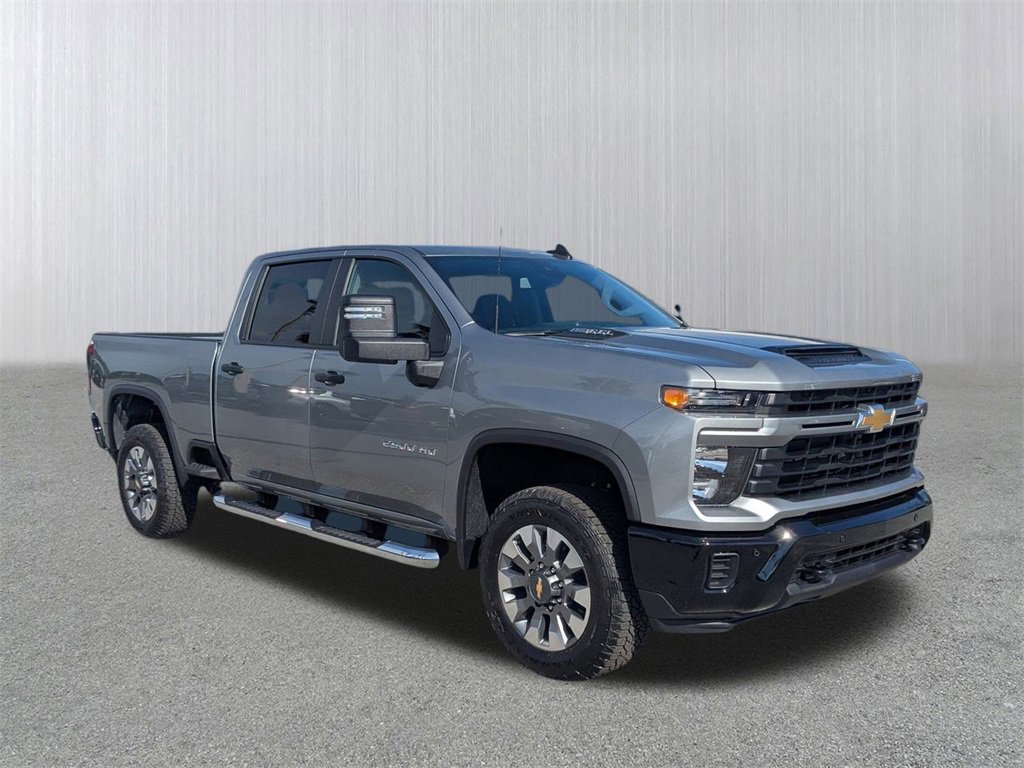 2026 Chevrolet Silverado HD Custom's photo