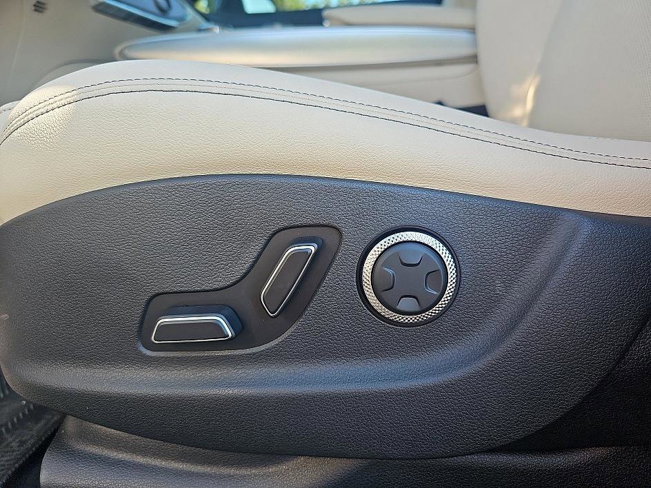 2025 Genesis GV70 2.5T photo 12