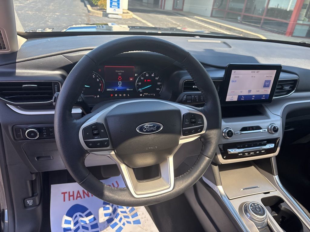 2023 Ford Explorer XLT photo 24
