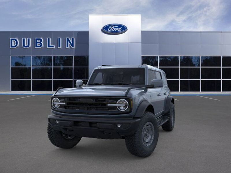 2025 Ford Bronco Outer Banks photo 2