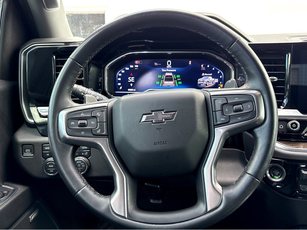 2024 Chevrolet Silverado 1500 RST photo 13