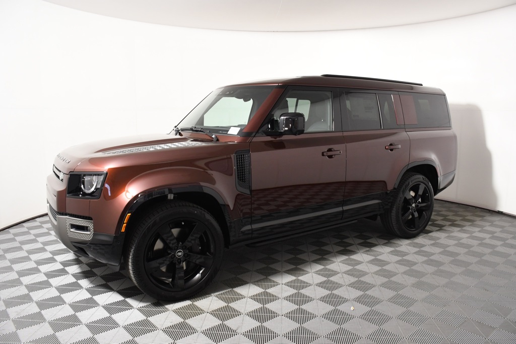 2025 Land Rover Defender 130 X-Dynamic SE photo 2