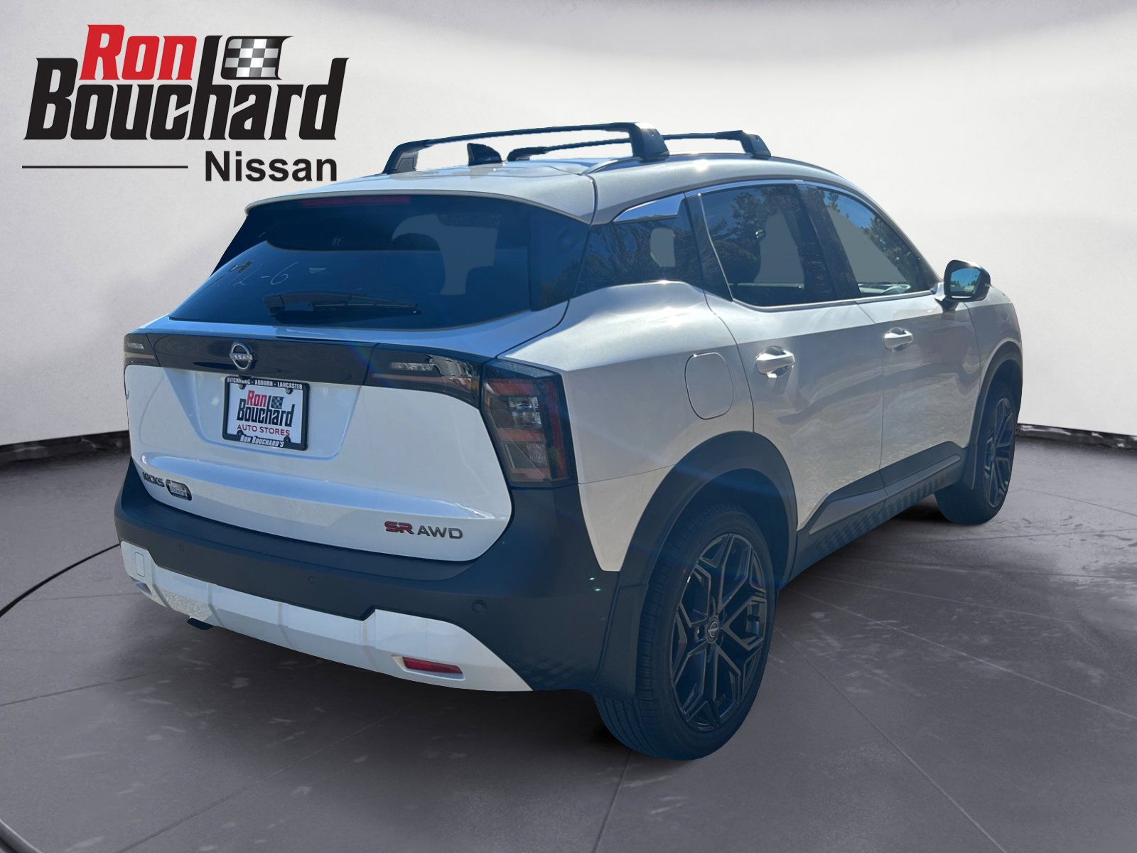 2026 Nissan Kicks SR photo 2