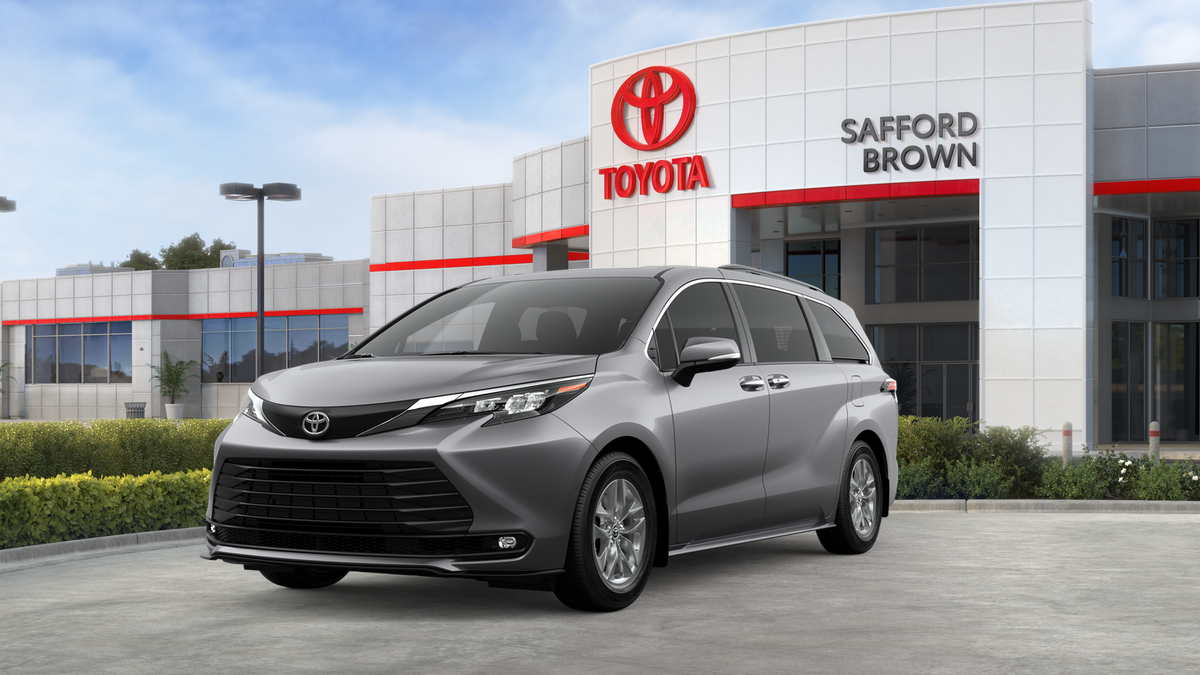 2026 Toyota Sienna XLE's photo